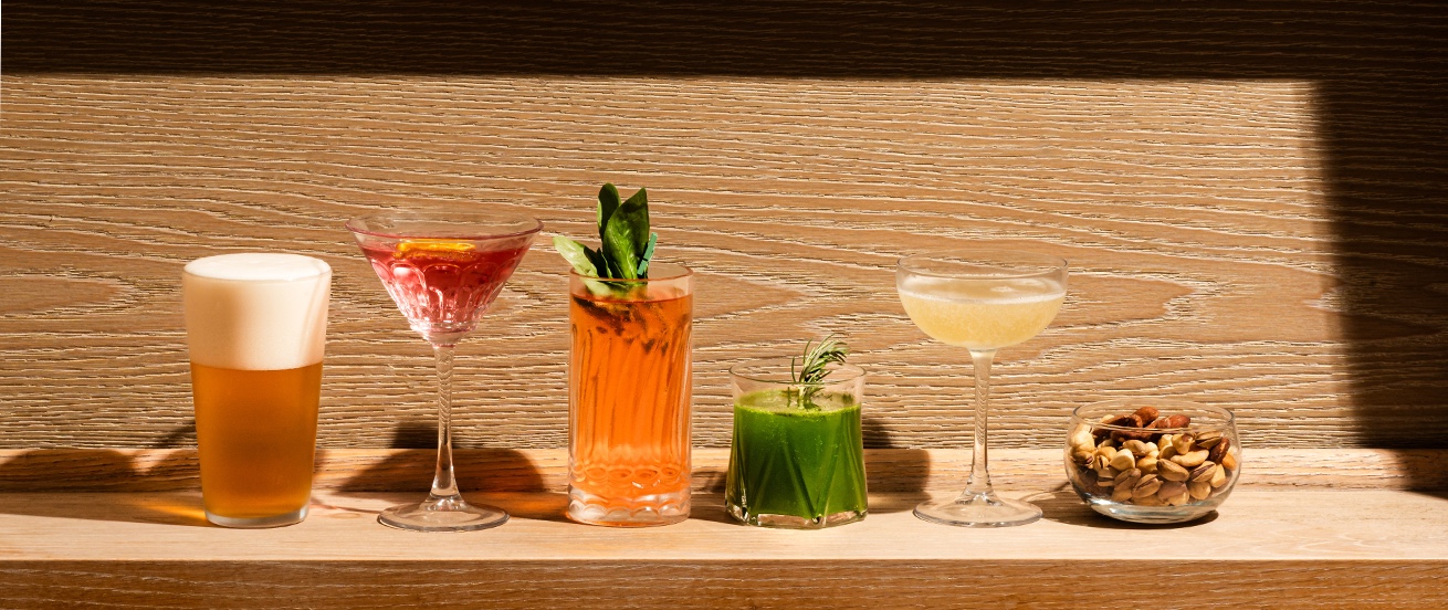 The Power of Glassware in Mixology: A Selection Guide for Bar Professionals